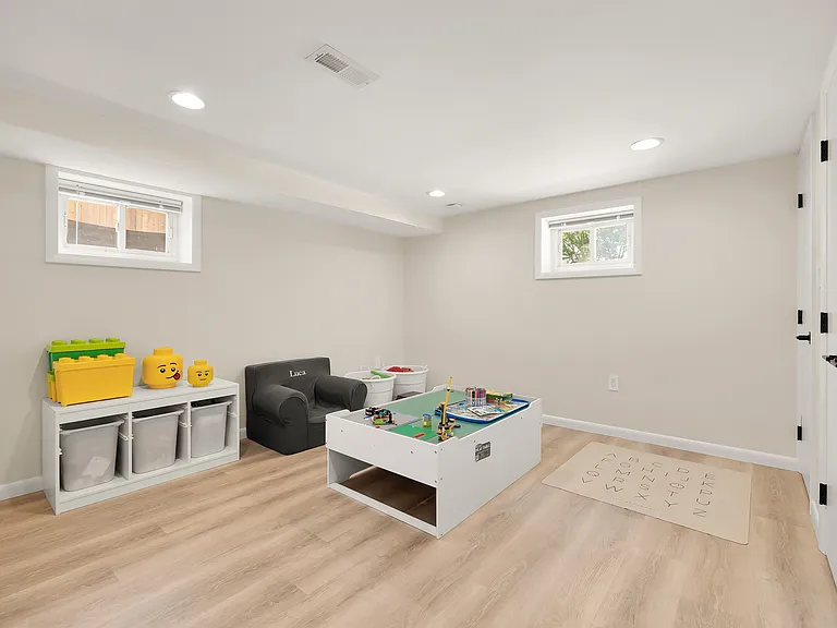 11834 Charles Rd — Photo 30