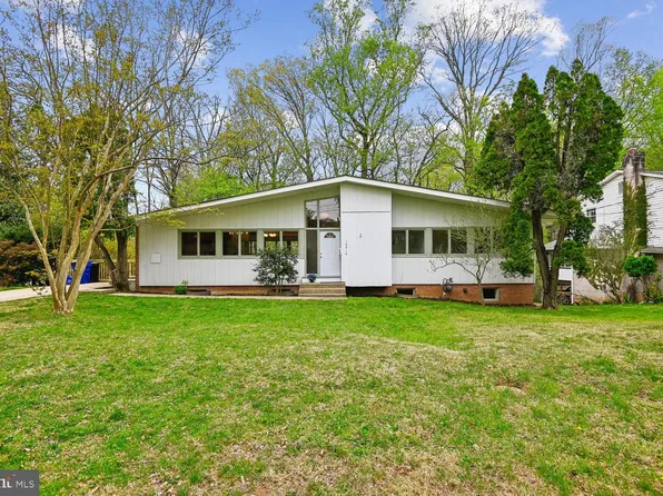10316 Burnt Ember Dr, Silver Spring, MD 20903