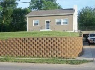 2823 W 49th St, Davenport, IA 52806