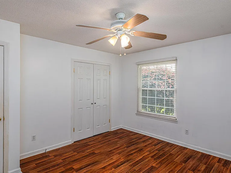 9422 Fuller Rd — Photo 17