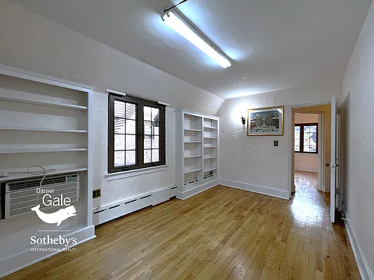 Rented by Daniel Gale Sotheby's International Realty | media 17