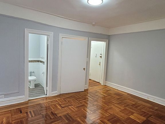 5th image of 3574 Dekalb Ave APT 3I
