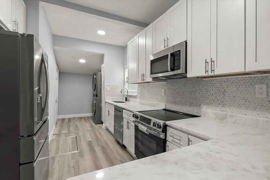 3 bed, 1444 sqft, $2,500 — Photo 2