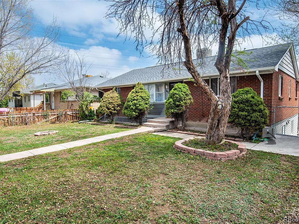 1260 Brentwood St