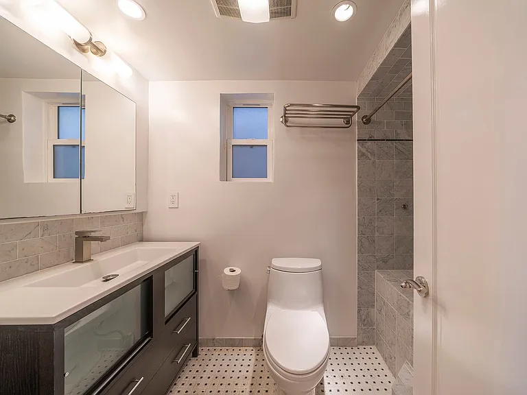 3605 Crest Dr — Photo 18