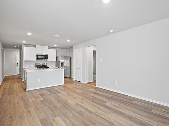3rd image of 4240 Woodhill Bend Dr