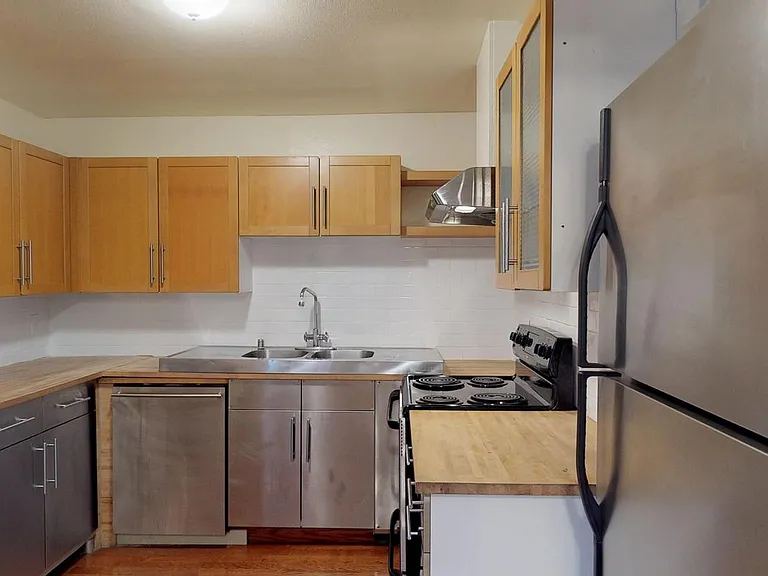 1641 10th Ave E #B — Photo 7