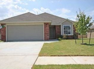 4704 James Ln, Yukon, OK 73099