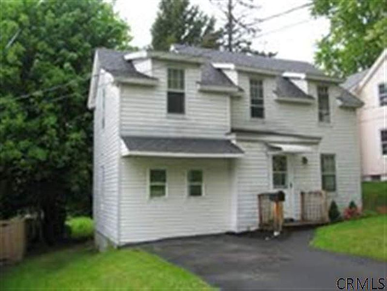 2nd image of 225 MARYLAND Avenue