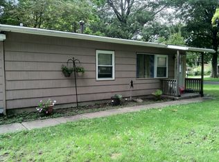1823 Parkdale Dr, Champaign, IL