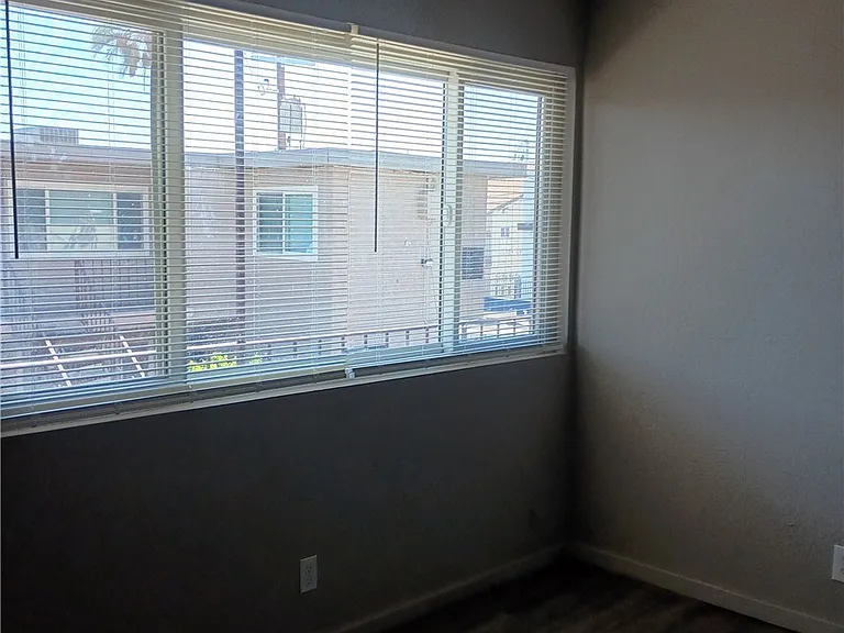 2100 Sunrise Ave #9 — Photo 21