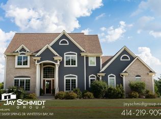 N75W27925 Summerstone Rd, Hartland, WI 53029