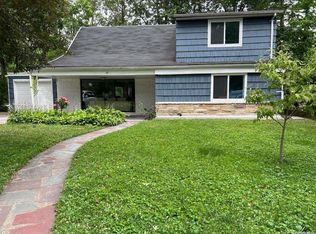 27 Chadwick Rd, Great Neck, NY 11023