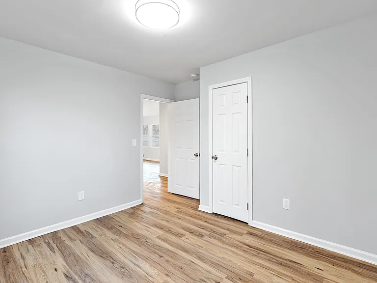 2127 Garfield Ave — Photo 16