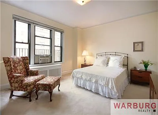 Sold by Warburg | media 25