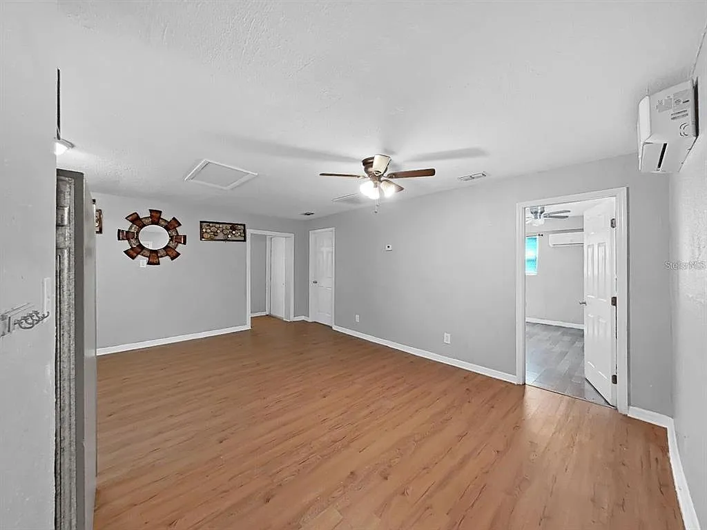 3 bed, 2.0 bath, 856 sqft, $1,800 — Photo 4