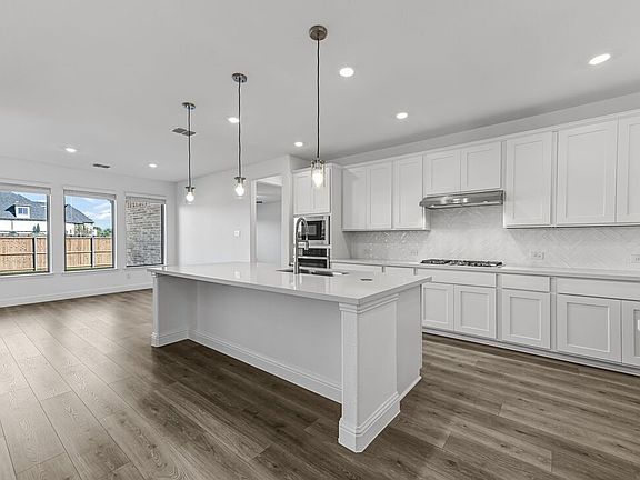 2nd image of 327 Trillium St