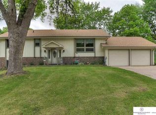 1326 S 166th St, Omaha, NE 68130