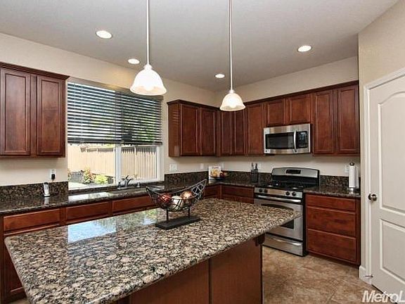 3rd image of 1864 Stageline Cir