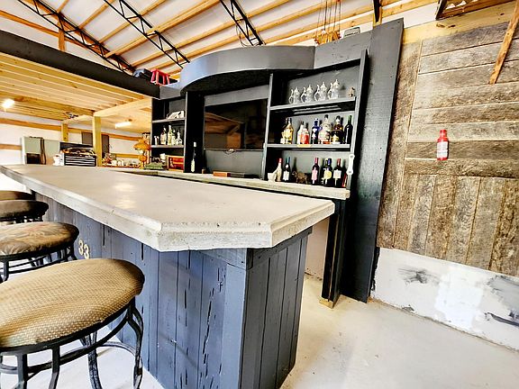 4th image of 3155 Pigeon Spur Rd