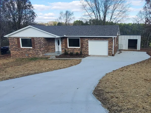 247 Meadow Dr, Gordonsville, TN 38563