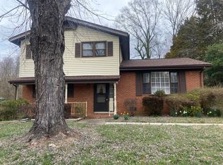 6738 Glenmoor Dr, Charlotte, NC 28214