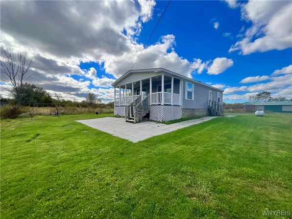 5343 Berry Rd, Fredonia, NY 14063