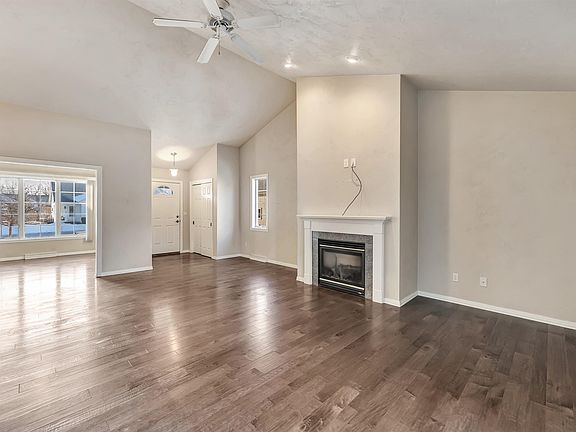 3rd image of 5012 W Boxwood Ln