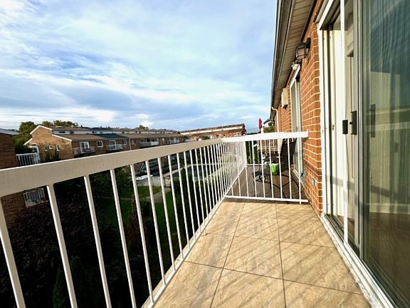 4th image of 3 Cove Ln APT 3C