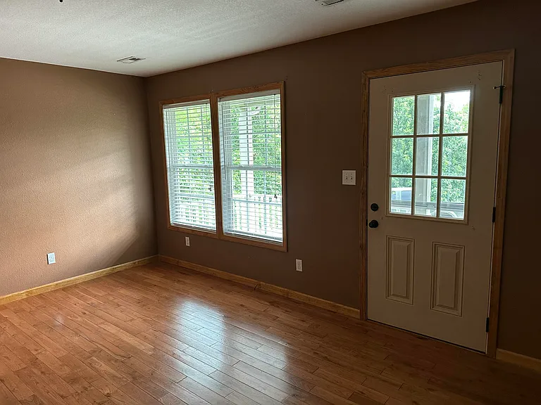 111 Springdale Ave #B — Photo 4