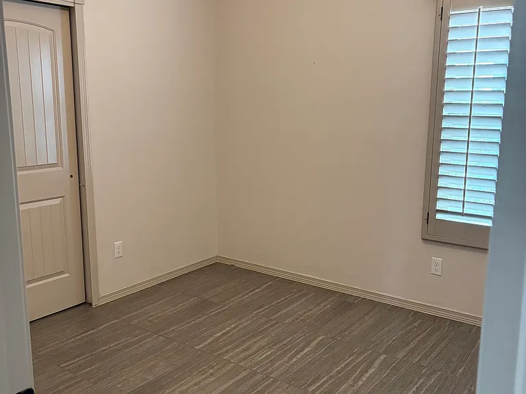 13195 Wellington Dr — Photo 4
