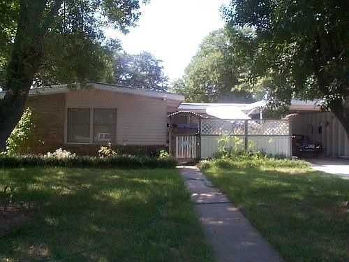 2nd image of 1015 Kathleen St