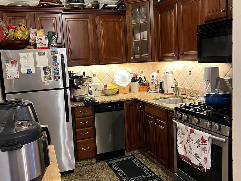 838 Pelhamdale Ave #2K — Photo 5