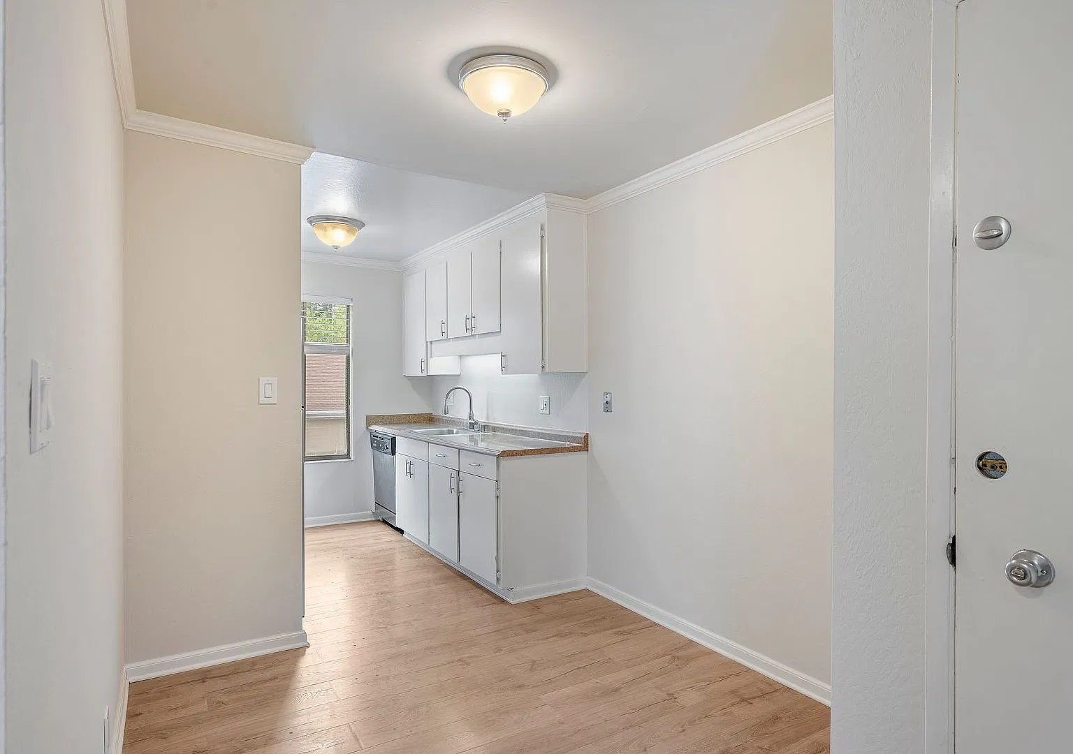 100 Devon Avenue — Photo 3