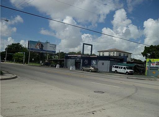 2nd image of 5030 NW 17th Ave