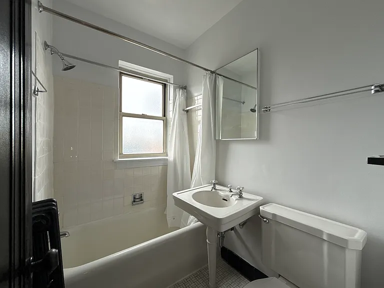 3945 N Pulaski Rd #207 — Photo 9