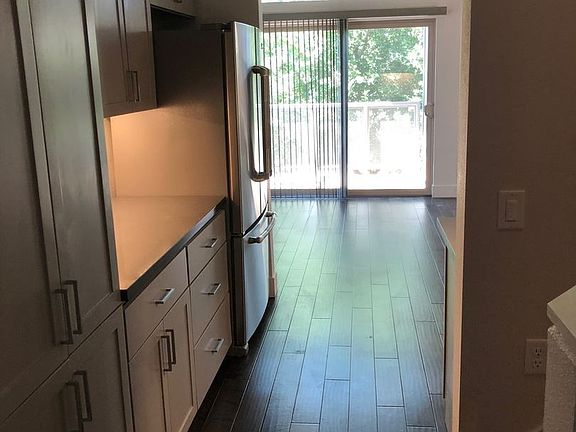 5th image of 2746 5th St Unit B