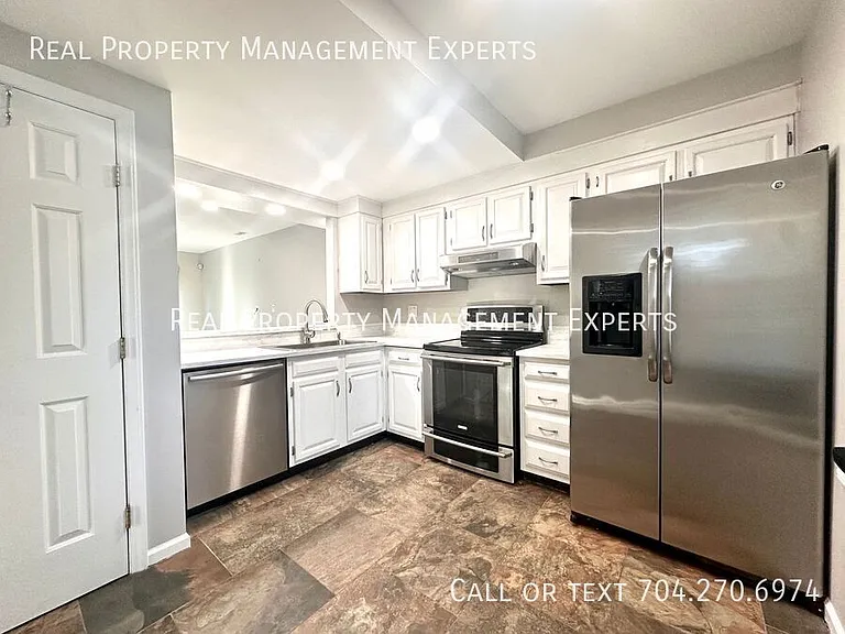 2739 Von Thuringer Ct — Photo 4