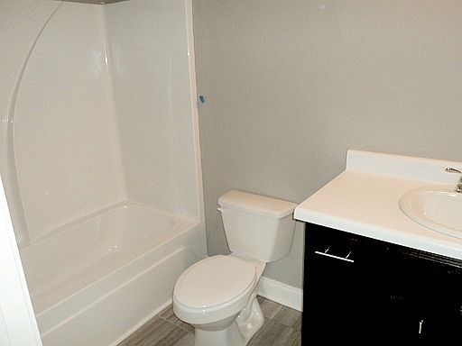 5th image of 4564 Barretts Trace Blvd
