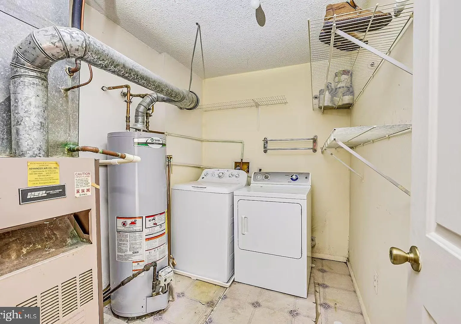 2 bed, 2.0 bath, 1203 sqft, $2,350 — Photo 3
