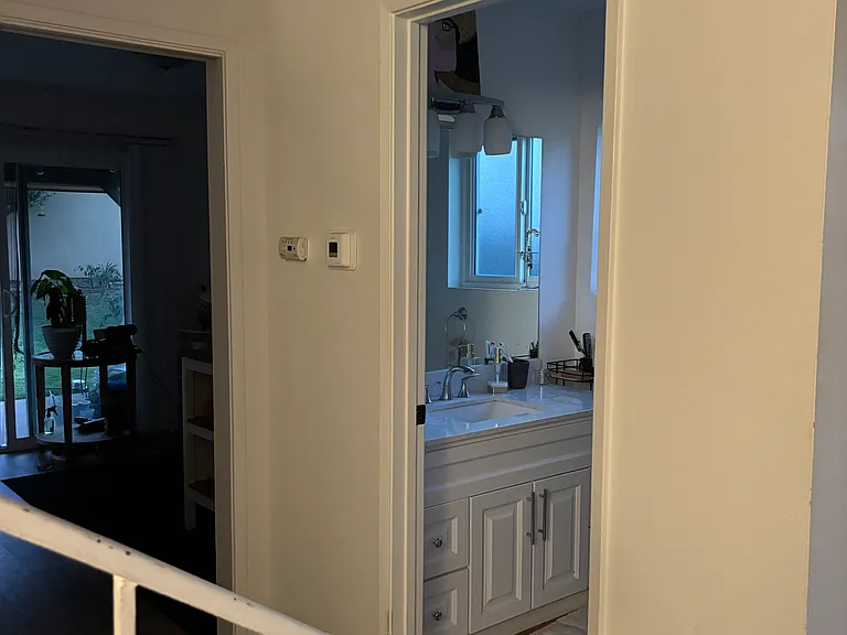 1/2 bath