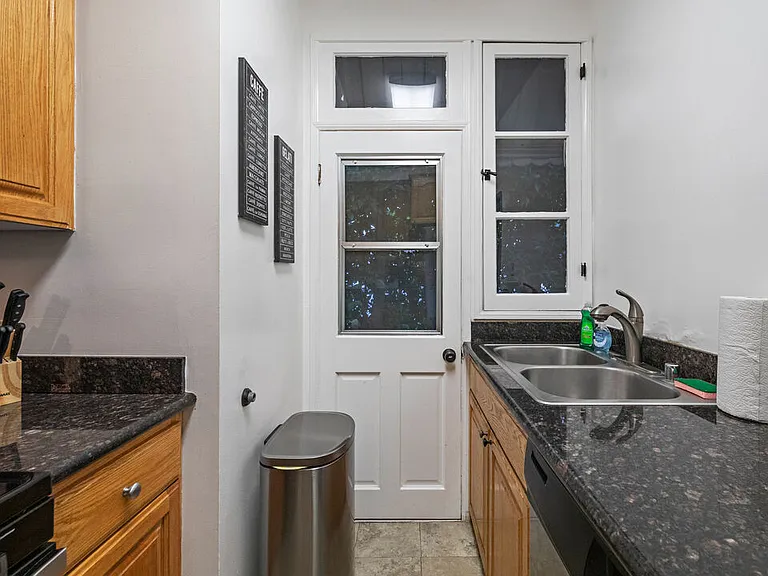 9904 Robbins Dr — Photo 10