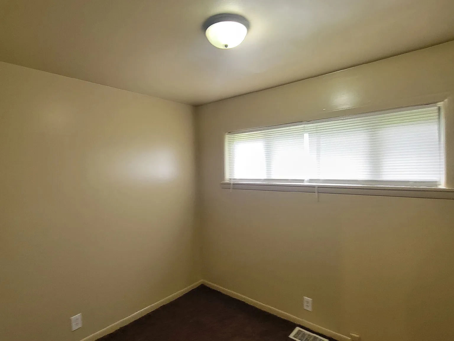 3 bed, 1.0 bath, $945 — Photo 3