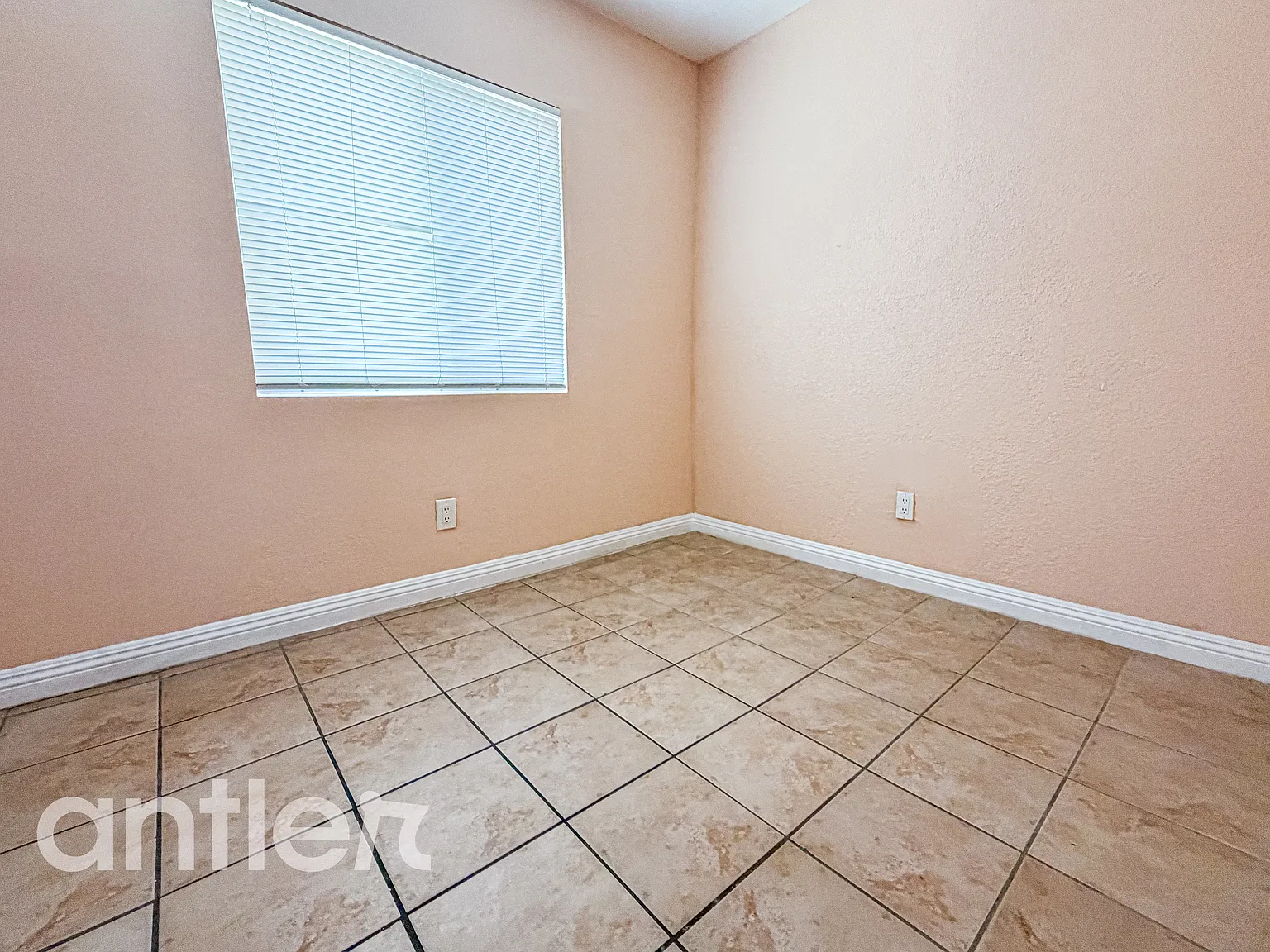 4 bed, $3,400 — Photo 2