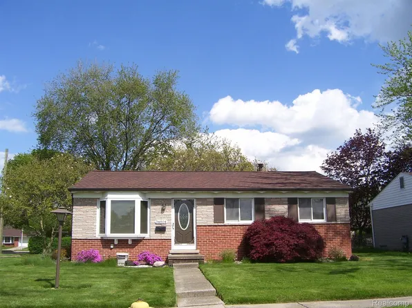 34804 Whittaker St, Clinton Township, MI 48035