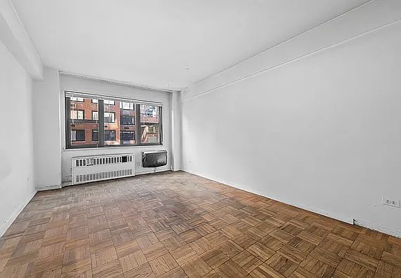3rd image of 335 E 51st St APT 4D