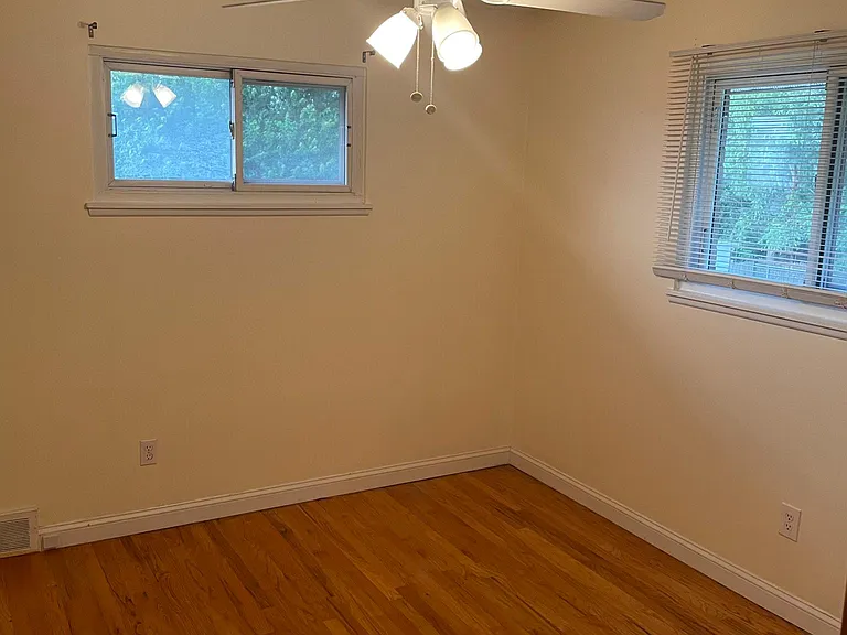 4993 Robinhood Dr — Photo 6