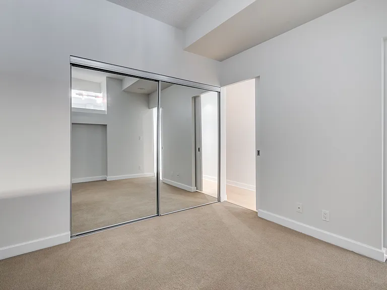 350 Wellington St W #214 — Photo 15