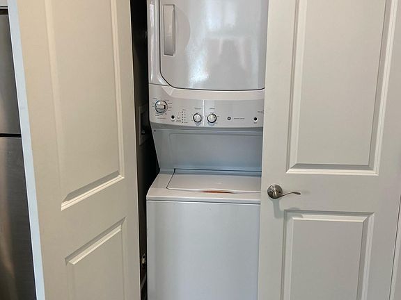 5th image of 115 W Tazewell St #2B