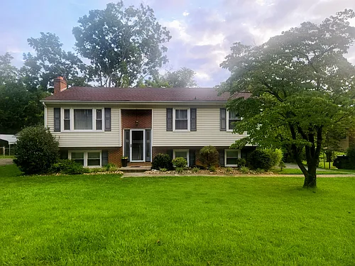 5329 Cave Spring Ln Photo 1